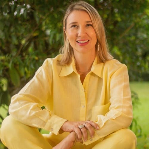 Mari R. portrait